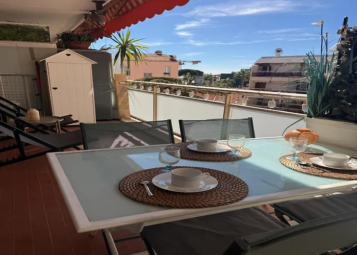 Апартаменты Peaceful La Pinede For Couple