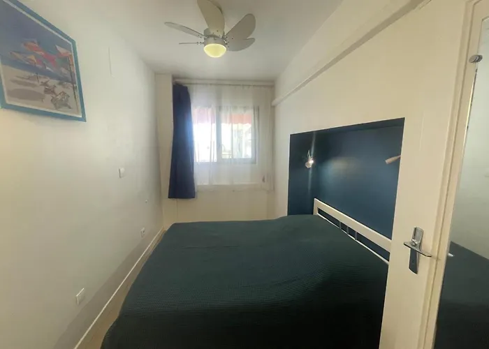 Daire Peaceful La Pinede For Couple