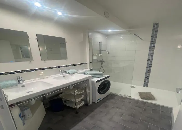 Peaceful La Pinede For Couple Daire *