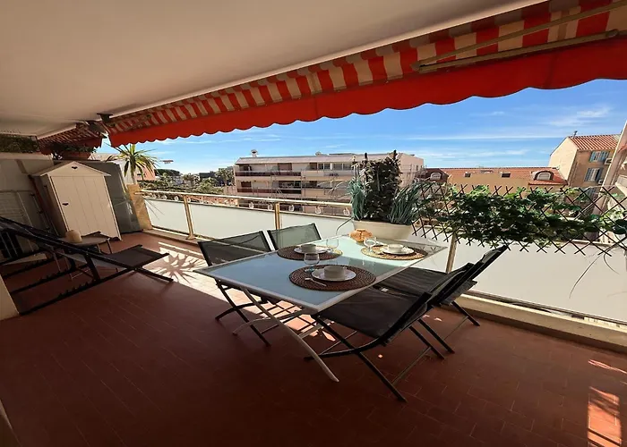 Daire Peaceful La Pinede For Couple